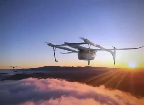 A quina distància està l'embolcall del drone d'aquí?